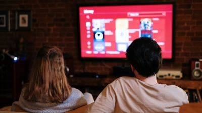 Amazon Sale 2023: Upgrade your entertainment with up to 67% off on LG, Samsung smart TVs - tech.hindustantimes.com - India