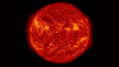 Solar flare alert! NASA observatory reveals threat of M-class flare - tech.hindustantimes.com