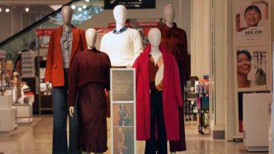 Sustainable Fashion Is a Farce Without Virtual Try-Ons - tech.hindustantimes.com - Usa - city Santa
