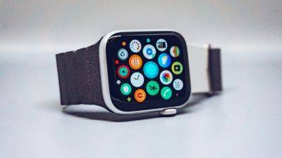 8 best smartwatches in India: From Apple Watch to Fitbit Versa, check them all out - tech.hindustantimes.com - India