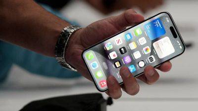 New year's eve is here and you will party all night! Then, know how to charge your iPhone 15 quickly - tech.hindustantimes.com