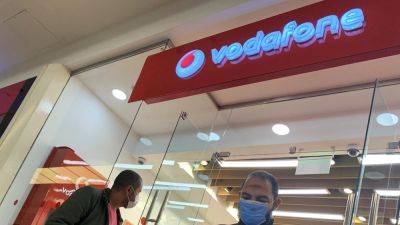Vodafone, EE, Three to Virgin Media, UK Mobile Phone Firms Face Overcharging Claims - tech.hindustantimes.com - Britain - city London