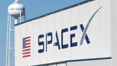 SpaceX Falcon Heavy Rocket Lofts Massive Satellite Into Space - tech.hindustantimes.com - state Florida