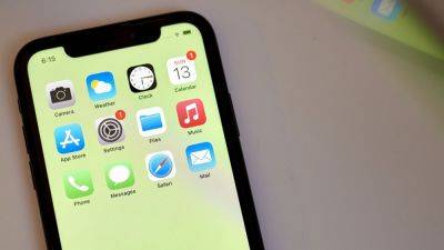 OK, we can relax. The iPhone 'hang up' button might not be moving much after all - tech.hindustantimes.com - After