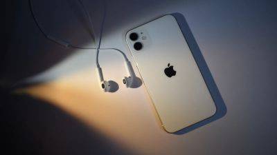 Delightful deal on Amazon! Grab iPhone 11 with a massive price cut - tech.hindustantimes.com