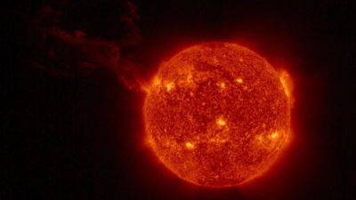 Solar storm fears on Earth rise after M8-class solar flare EXPLODES on the Sun - tech.hindustantimes.com - France - After