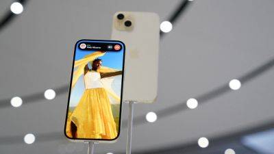 IPhone 15 goes on sale today; fans wait in long queues outside Apple stores in Delhi, Mumbai - tech.hindustantimes.com - India - city New Delhi - city Chennai - city Ahmedabad - city Delhi - city Mumbai