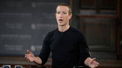 Mark Zuckerberg Manages to Turn His Frown Upside Down - tech.hindustantimes.com - Usa - France