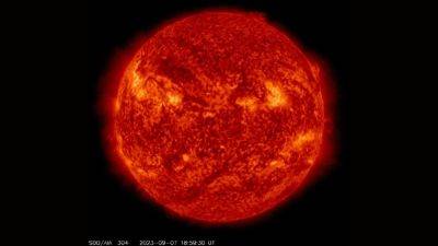 Solar flare WARNING! M2 flare could hit Earth after sunspot explosion - tech.hindustantimes.com