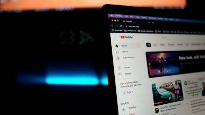 A GLOWING YouTube button? Check what's coming to you - tech.hindustantimes.com