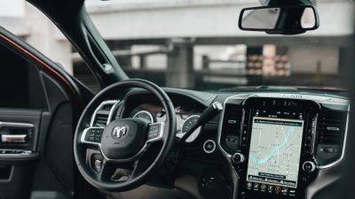 Google Android Auto gets AI features for enhanced driving safety and connectivity - tech.hindustantimes.com
