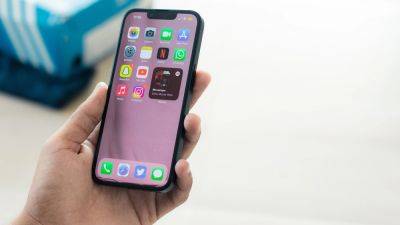 Apple starts paying compensation to users in 'Batterygate' settlement; iPhone owners get cheques - tech.hindustantimes.com - Britain