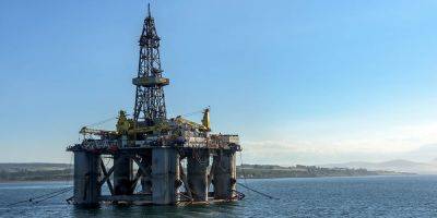 Palworld Player Builds Base That Looks Like a Giant Oil Rig - gamerant.com