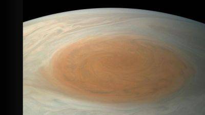 NASA's Juno spacecraft unveils breathtaking image of Jupiter's Great Red Spot - tech.hindustantimes.com