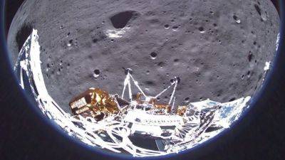 Odysseus moon lander snaps final image of a crescent Earth before dying - tech.hindustantimes.com