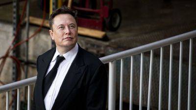 Elon Musk sued by former Twitter execs Parag Agrawal, Vijaya Gadde, others - tech.hindustantimes.com - Eu