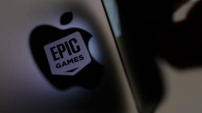 Gaming war: Apple retreats in Epic Games feud, allows Fortnite return in European Union - tech.hindustantimes.com - Usa - Eu