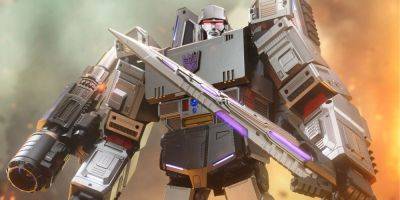Transformers' $1,200 Megatron Turns Into A Tank On Command And Has 270 Unique Voice Lines - thegamer.com