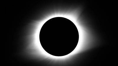 Total Solar Eclipse Today: How to watch live for free on TV as it will not be visible in India - tech.hindustantimes.com - Usa - state Florida - India - New York - county Dallas - city Chicago