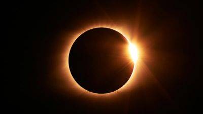Total Solar Eclipse 2024: Google marks Surya Grahan with special animation - tech.hindustantimes.com - Britain - Spain - India - Ireland - Iceland - Colombia